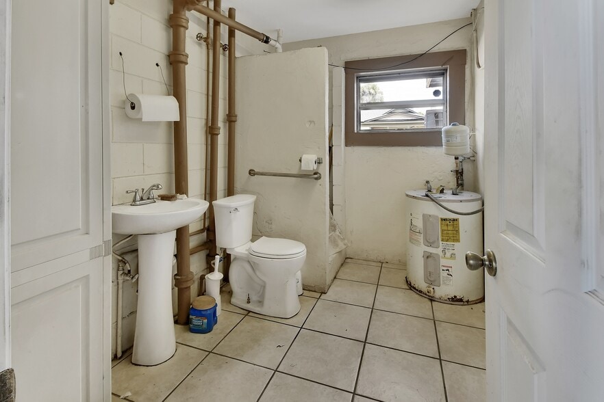 More Photos Of 309 S Florida Ave, Deland Auto Repair For Sale