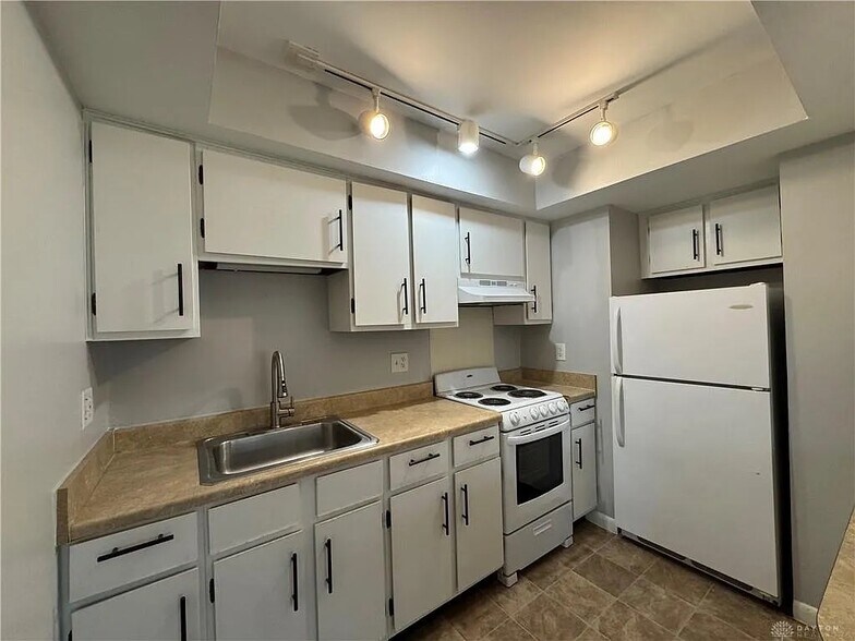 More Photos Of 30 Poinciana Dr, Dayton Apartments For Sale