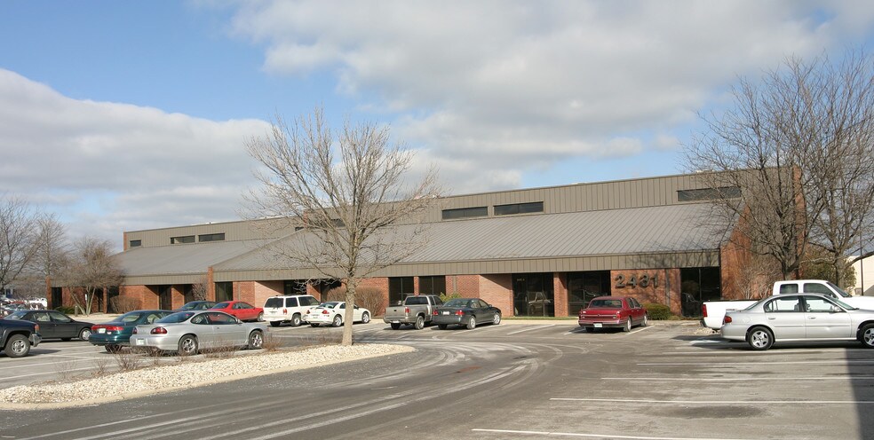 More Photos Of 2431 Directors Row, Indianapolis Office For Lease
