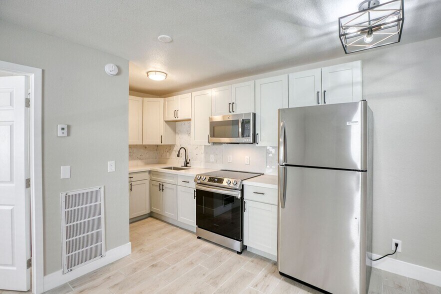 More Photos Of 317 S 9th St, Las Vegas Apartments For Sale