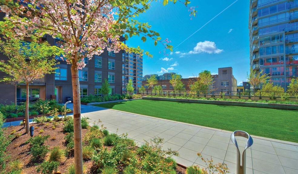 More Photos Of 2900 1st Ave, Seattle Apartments For Lease