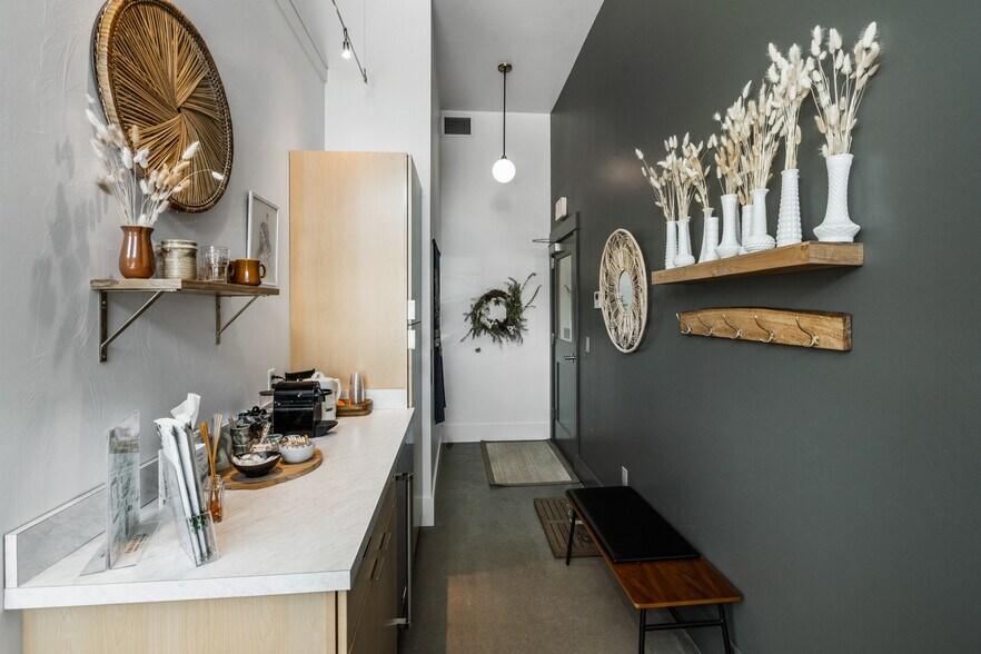 More Photos Of 387 Gallatin Park Dr, Bozeman Loft Creative Space For Sale