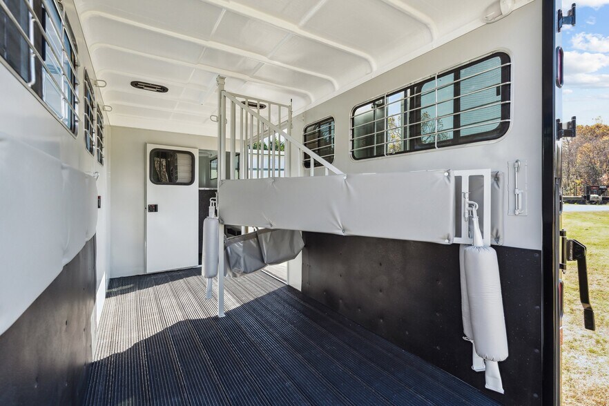 More Photos Of 9932 Seminole Trl, Ruckersville Auto Dealership For Sale