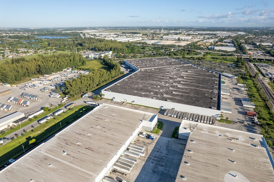 More Photos Of 6301 E 10th Ave, Hialeah Warehouse For Lease