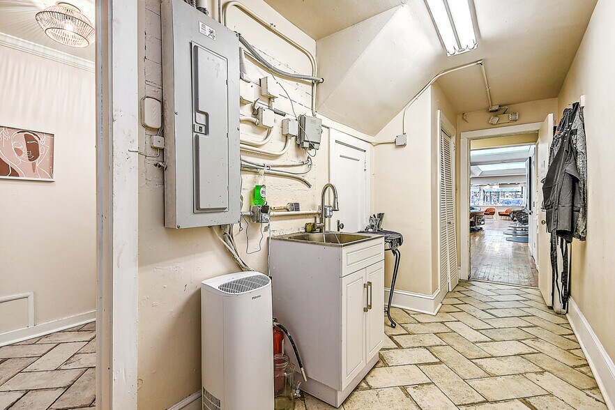 More Photos Of 529 State St, Bristol Storefront Retail Office For Sale