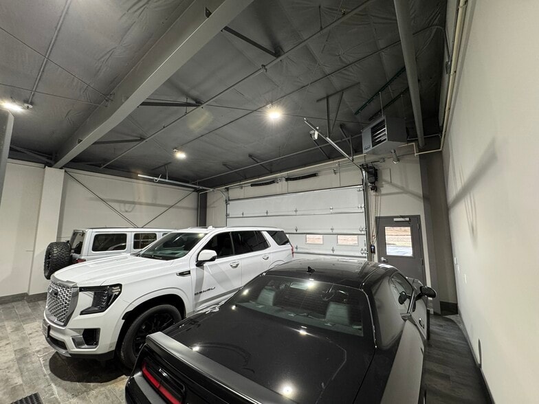 More Photos Of 645 Sandpiper Trl, Cottage Grove Warehouse For Sale