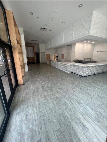 More Photos Of 400 W Fourth St, Winston-Salem Apartments For Lease