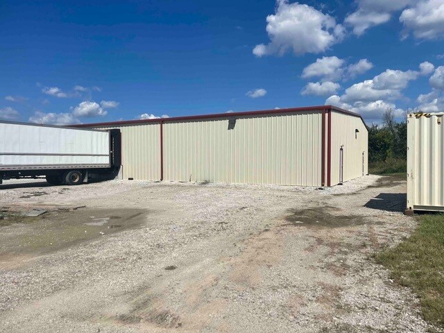 More Photos Of 9459 Alawhe Dr, Claremore Warehouse For Sale