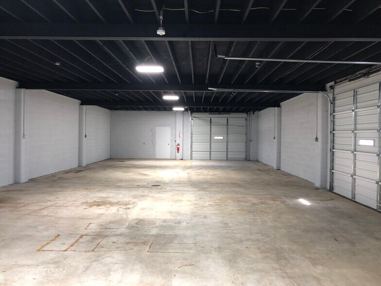 More Photos Of 577 N 3rd St, Hammonton Warehouse For Lease