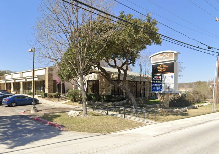 More Photos Of 12227 Huebner Rd, San Antonio Freestanding For Lease