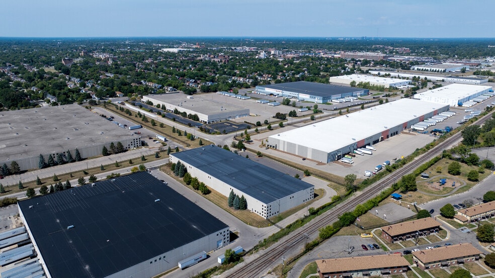 More Photos Of 12280 Oakland Park Boulevard, Highland Park Warehouse For Lease