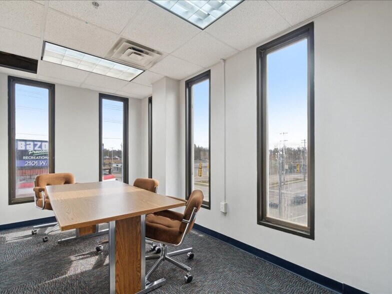 More Photos Of 1100 W Saginaw St, Lansing Medical For Sale