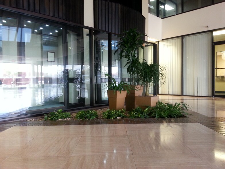 More Photos Of 2439 manhattan Blvd, Harvey Office For Lease