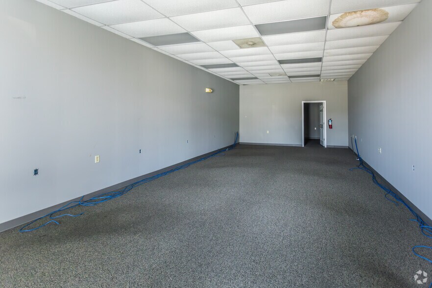 More Photos Of 2395 Harrison St, Batesville Department Store For Sale