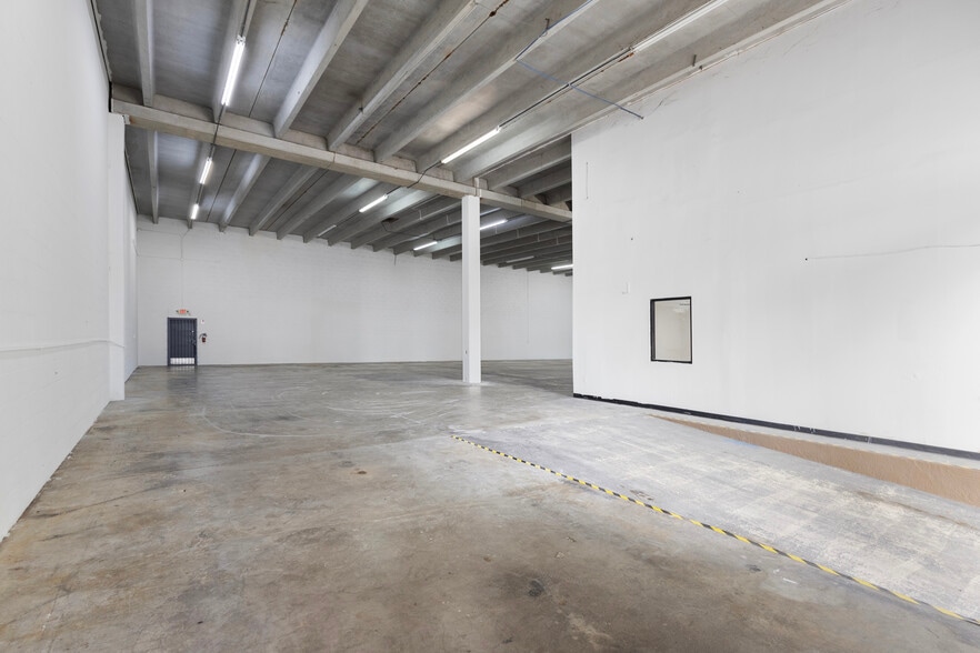More Photos Of 1740-1742 NW 93rd Ave, Miami Warehouse For Lease