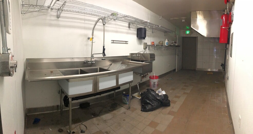 More Photos Of 4140 Telegraph Ave, Oakland Storefront For Lease