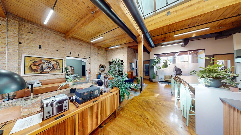More Photos Of 1550-1556 W Carroll, Chicago Loft Creative Space For Lease
