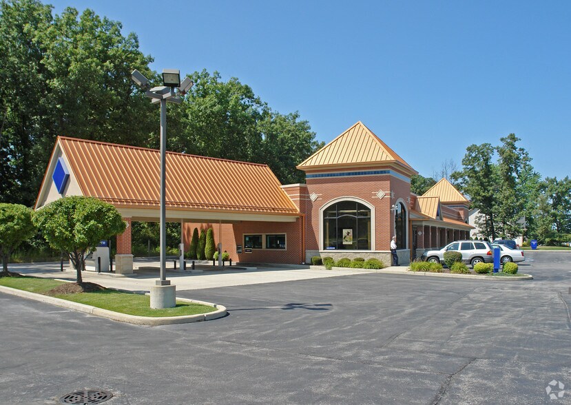 Primary Photo Of 7650 Harvest Dr, Schererville Bank For Lease
