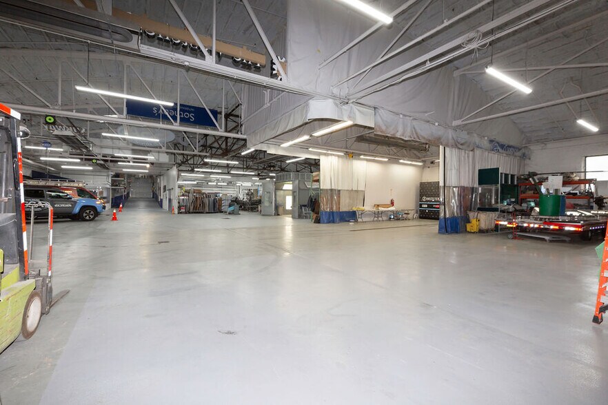 More Photos Of 925 Saw Mill River Rd, Yonkers Manufacturing For Lease