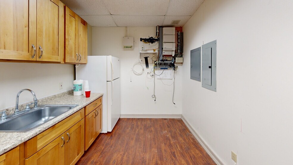 More Photos Of 725 Kapiolani Blvd, Honolulu Office For Sale