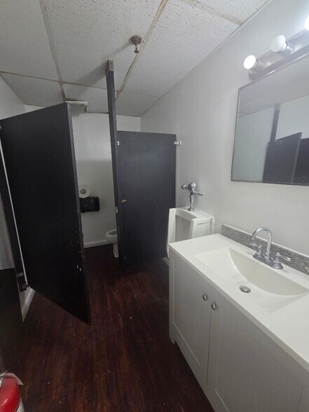 More Photos Of 3443 NW 107th St, Miami Warehouse For Lease