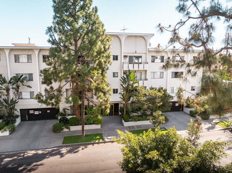 More Photos Of 142 S Wetherly Dr, Los Angeles Apartments For Sale