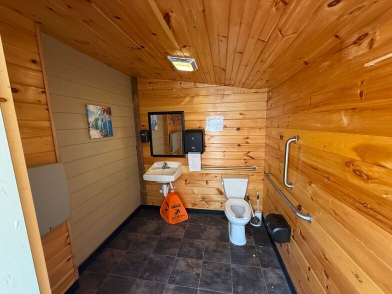 More Photos Of 114 E Main St, Forest City Restaurant For Sale