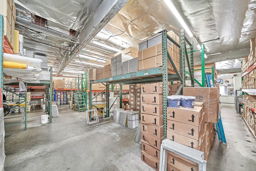 More Photos Of 1977 S Los Angeles St, Los Angeles Distribution For Sale