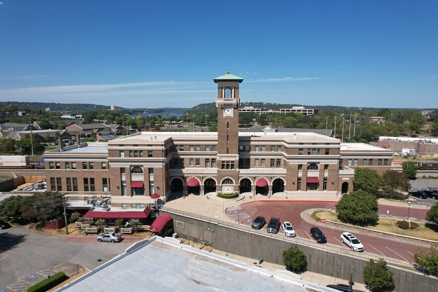 More Photos Of 1400 W Markham, Little Rock Office For Lease
