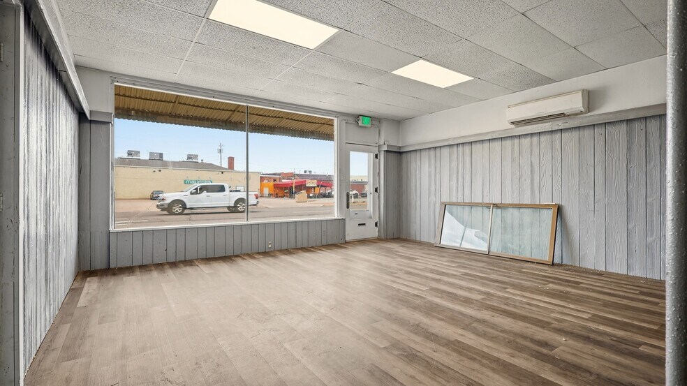 More Photos Of 204 W Beaver Ave, Fort Morgan Showroom For Sale
