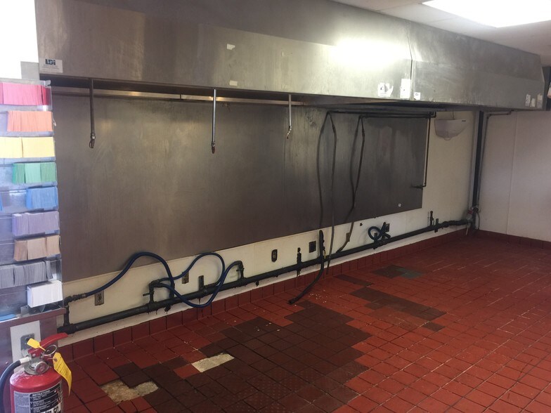 More Photos Of 927 W Jackson St, Morton Fast Food For Sale