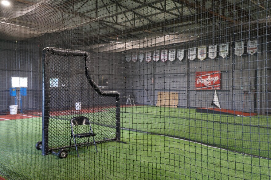 Primary Photo Of 415 Topeka Ave, Justin Industrial For Sale