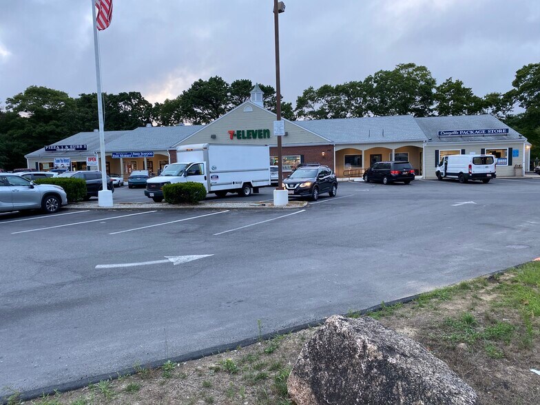 More Photos Of 2946-2950 Falmouth Rd, Osterville Freestanding For Lease