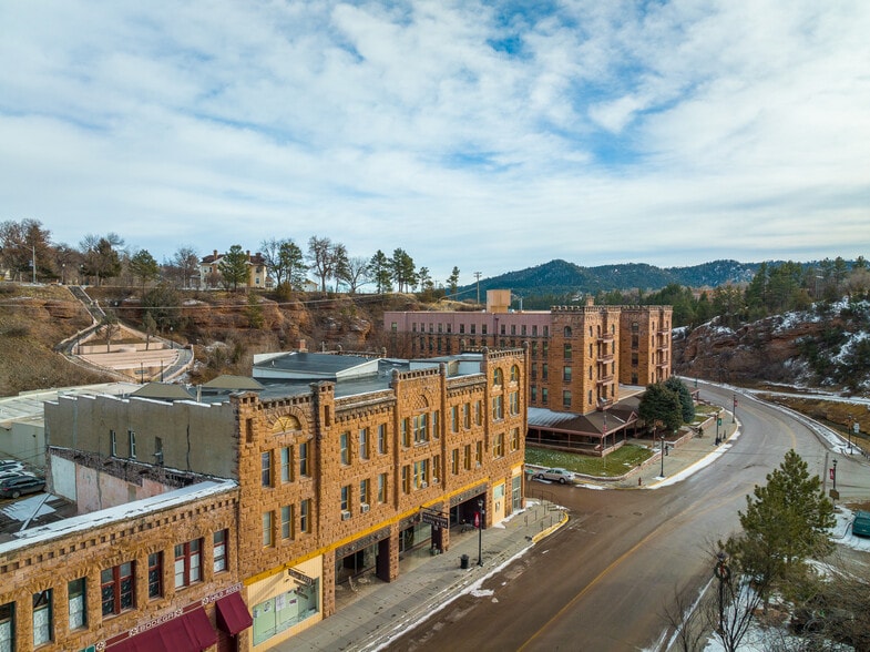 More Photos Of 603 N River St, Hot Springs Hotel For Lease