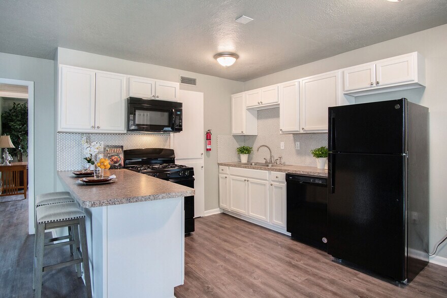 More Photos Of 3300 S College Ave, Bryan Apartments For Sale