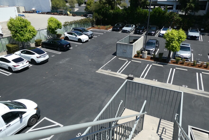 More Photos Of 6100-6120 San Fernando Rd, Glendale Office For Sale