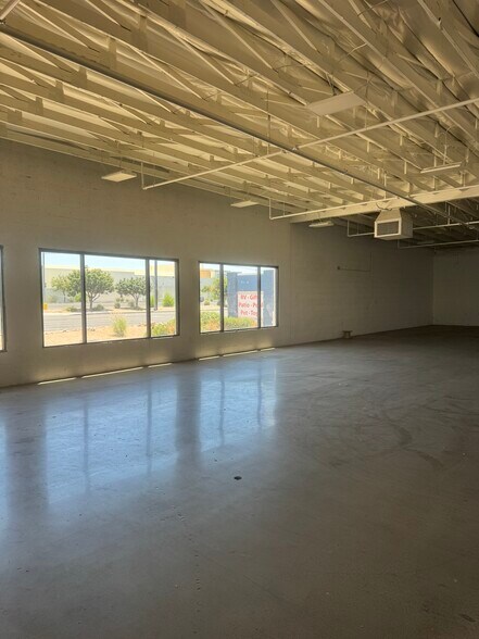 More Photos Of 116 N Lindsay Rd, Mesa Unknown For Lease