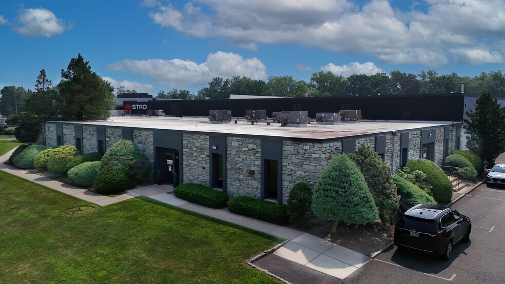 More Photos Of 140-142 Clinton Rd, Fairfield Warehouse For Lease