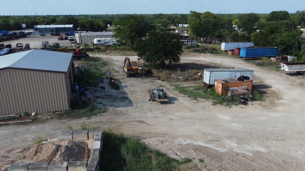 More Photos Of 1951 S Magnolia Ave, Luling Land For Sale