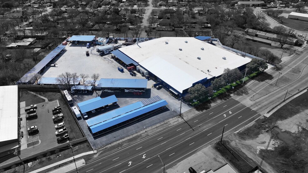 More Photos Of 5700 E Belknap St, Haltom City Warehouse For Sale