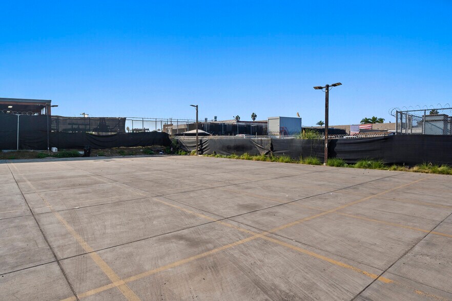 More Photos Of 7865 Balboa Ave, San Diego Freestanding For Lease