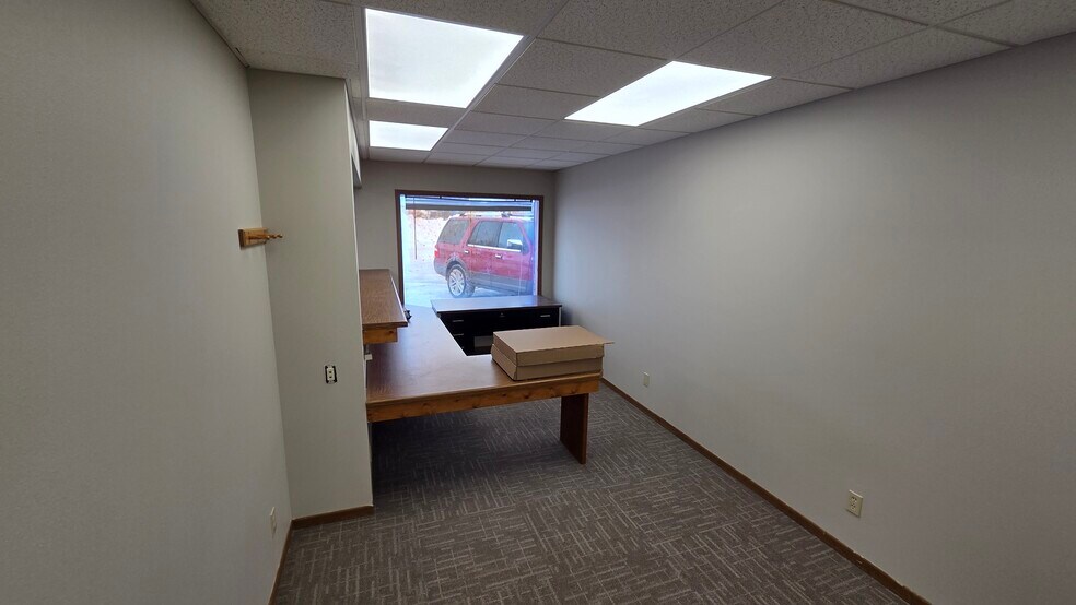 More Photos Of 1710 Lincoln Ave, Spirit Lake Office For Lease
