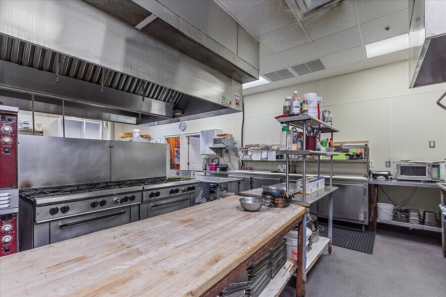 More Photos Of 15 S Beneva Rd, Sarasota Restaurant For Lease