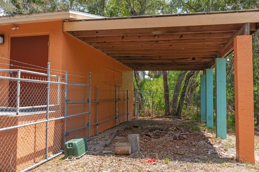 More Photos Of 14309 Old Dixie Hwy, Hudson Office For Sale