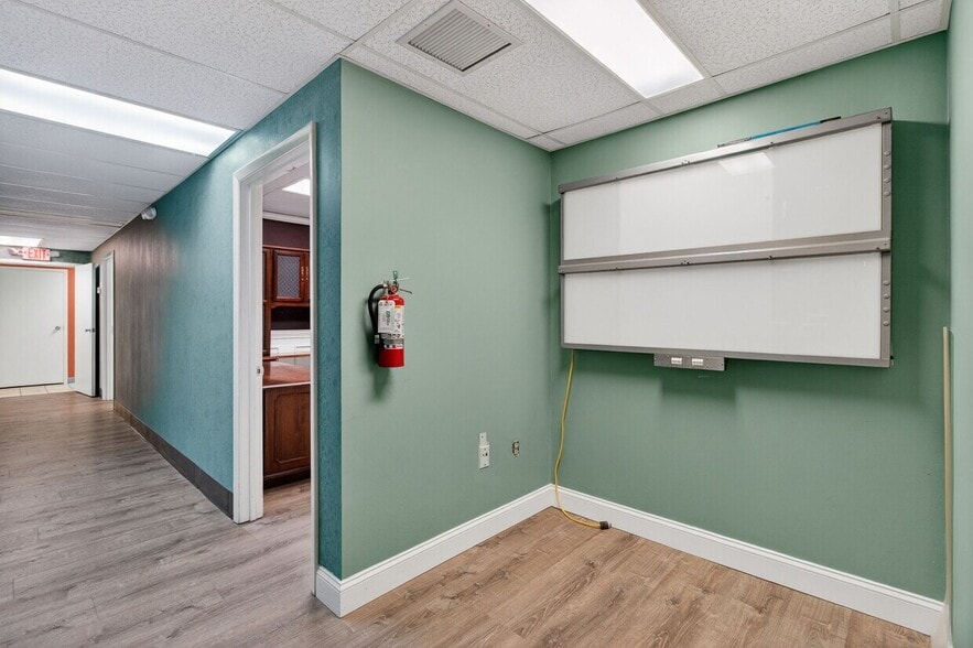 More Photos Of 2039 Indian Rocks Rd, Largo Medical For Sale