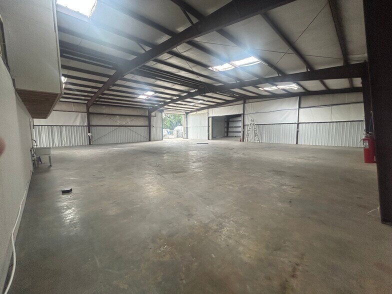 More Photos Of 2718 Ruby St, Gonzales Light Distribution For Sale