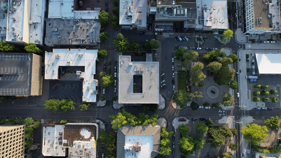 More Photos Of 99 E Broadway, Eugene Office For Sale