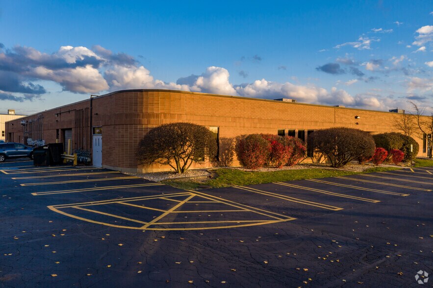 More Photos Of 135 E St. Charles Rd, Carol Stream Light Distribution For Lease