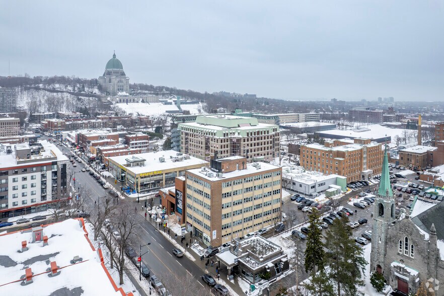 More Photos Of 5298-5300 Ch de la Côte-des-Neiges, Montréal Office For Lease