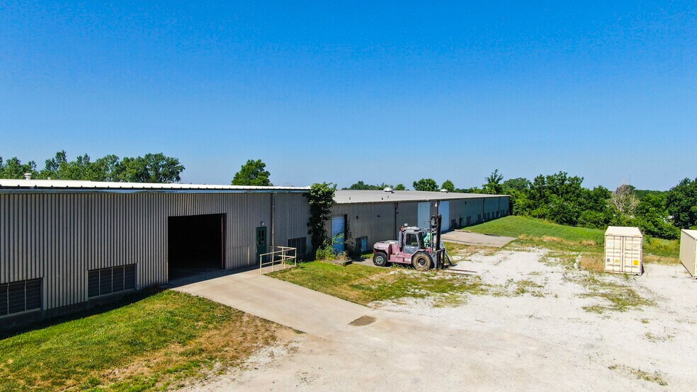 More Photos Of 1615 Radio Hill Rd, Boonville Warehouse For Lease